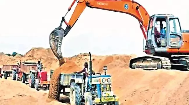 Odisha: रेत खनन एवं परिवहन के लिए एक स्थायी दृष्टिकोण अपनाने के आदेश जारी किए Odisha: रेत खनन एवं परिवहन के लिए एक स्थायी दृष्टिकोण अपनाने के आदेश जारी किए