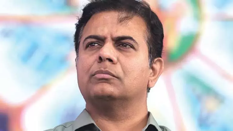 KTR ने मंत्री बंदी संजय कुमार को नकली नोट वितरण के आरोपों को साबित करने की चुनौती दी KTR ने मंत्री बंदी संजय कुमार को नकली नोट वितरण के आरोपों को साबित करने की चुनौती दी