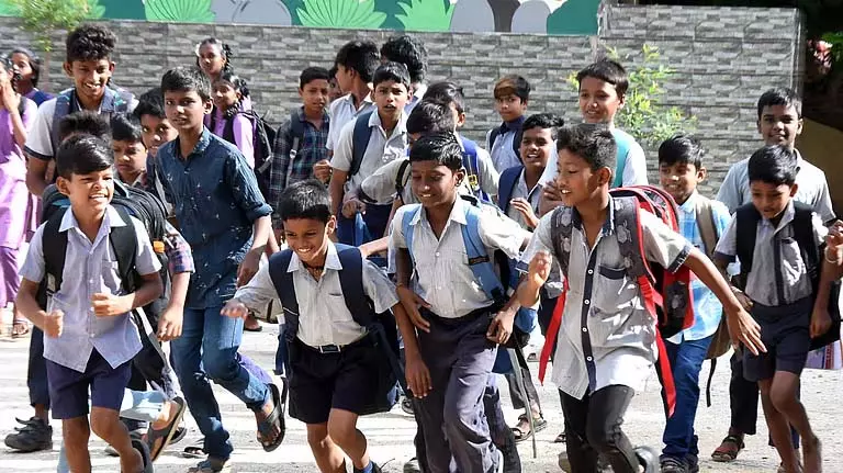 Andhra के स्कूलों में मूल्य शिक्षा, लैंगिक समानता पर ध्यान केंद्रित किया जाएगा Andhra के स्कूलों में मूल्य शिक्षा, लैंगिक समानता पर ध्यान केंद्रित किया जाएगा