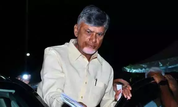 CM Naidu ने बेमौसम बारिश के कारण फसल को हुए नुकसान की समीक्षा की CM Naidu ने बेमौसम बारिश के कारण फसल को हुए नुकसान की समीक्षा की