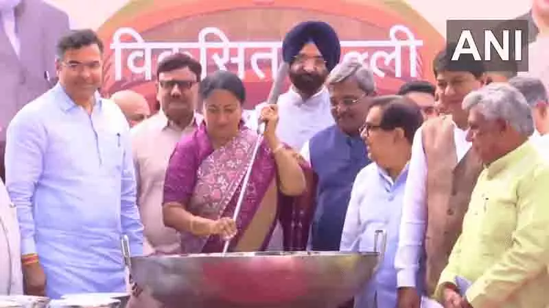 CM Rekha Gupta ने विधानसभा सत्र की शुरुआत खीर से की CM Rekha Gupta ने विधानसभा सत्र की शुरुआत खीर से की