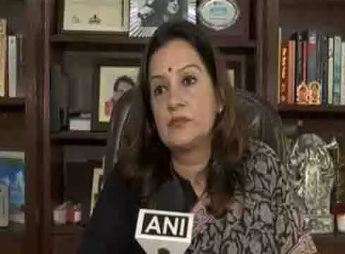 यूबीटी सेना सांसद प्रियंका चतुर्वेदी ने कॉमेडी क्लब में तोड़फोड़ के बाद महायुति पर किया हमला यूबीटी सेना सांसद प्रियंका चतुर्वेदी ने कॉमेडी क्लब में तोड़फोड़ के बाद महायुति पर किया हमला