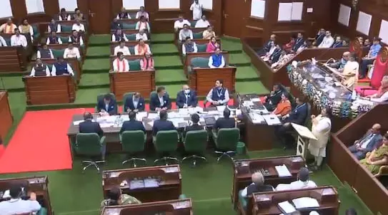 बड़े सौभाग्य की बात होती है विधायक की जिम्मेदारी निभाना : राष्ट्रपति मुर्मू बड़े सौभाग्य की बात होती है विधायक की जिम्मेदारी निभाना : राष्ट्रपति मुर्मू