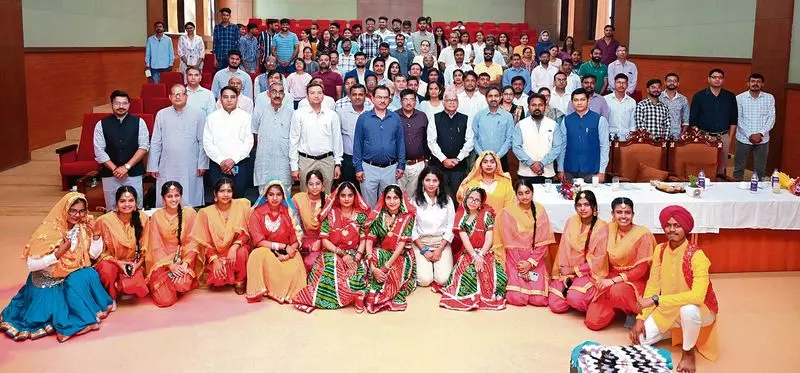 Haryana : कैंपस नोट्स सेंट्रल यूनिवर्सिटी में पूर्व छात्र मिलन समारोह का आयोजन Haryana : कैंपस नोट्स सेंट्रल यूनिवर्सिटी में पूर्व छात्र मिलन समारोह का आयोजन