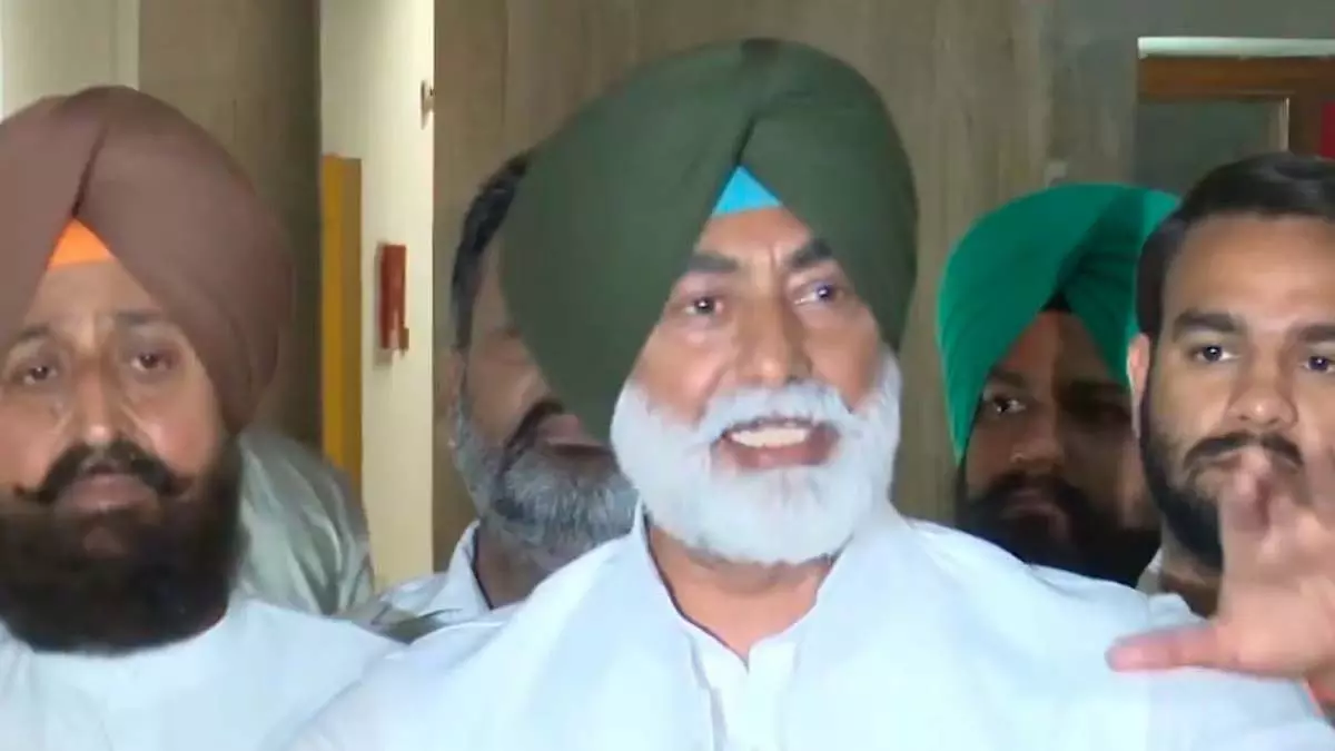 सुखपाल सिंह खैरा को बोलने की अनुमति नहीं मिलने पर कांग्रेस विधायकों ने किया वॉकआउट सुखपाल सिंह खैरा को बोलने की अनुमति नहीं मिलने पर कांग्रेस विधायकों ने किया वॉकआउट