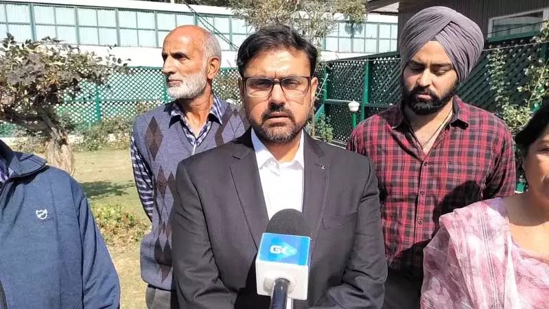 12 मुफ्त गैस सिलेंडर उपलब्ध कराने का प्रस्ताव विचाराधीन: J&K Govt 12 मुफ्त गैस सिलेंडर उपलब्ध कराने का प्रस्ताव विचाराधीन: J&K Govt