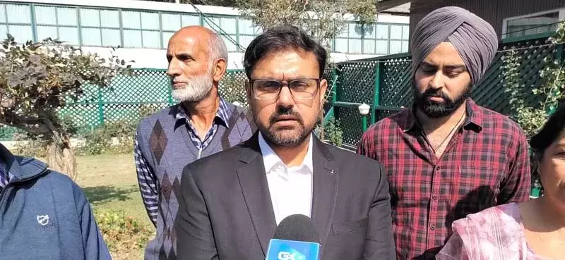 J&K Govt: 12 मुफ्त गैस सिलेंडर उपलब्ध कराने का प्रस्ताव विचाराधीन J&K Govt: 12 मुफ्त गैस सिलेंडर उपलब्ध कराने का प्रस्ताव विचाराधीन