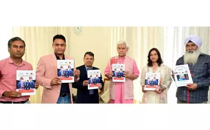 प्रतिनिधिमंडलों और व्यक्तियों ने LG से मुलाकात की प्रतिनिधिमंडलों और व्यक्तियों ने LG से मुलाकात की