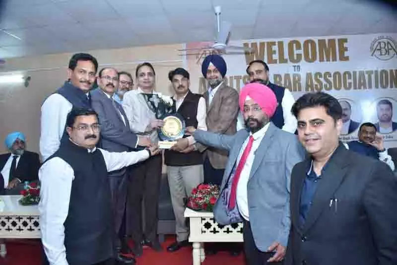 District Bar एसोसिएशन ने युवा अधिवक्ताओं के लिए टोल माफी और वजीफा की मांग की District Bar एसोसिएशन ने युवा अधिवक्ताओं के लिए टोल माफी और वजीफा की मांग की