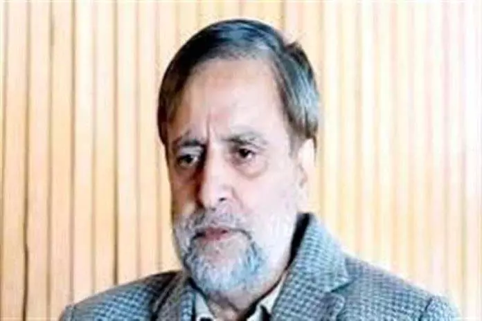 Jammu: सांसद ने कादीपोरा में अग्नि पीड़ित परिवारों से मुलाकात की Jammu: सांसद ने कादीपोरा में अग्नि पीड़ित परिवारों से मुलाकात की