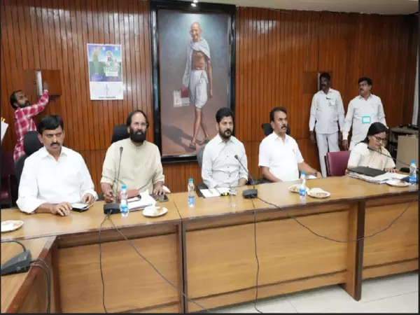 सीएम रेड्डी ने SLBC सुरंग में फंसे श्रमिकों के लिए बचाव प्रयासों में तेजी लाने का दिया आदेश सीएम रेड्डी ने SLBC सुरंग में फंसे श्रमिकों के लिए बचाव प्रयासों में तेजी लाने का दिया आदेश