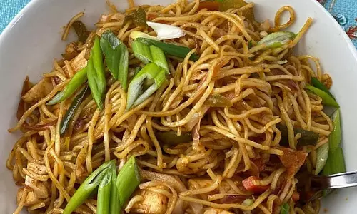 Healthy Noodles Recipe: इस विधि से बनाएं हेल्दी नूडल्स Healthy Noodles Recipe: इस विधि से बनाएं हेल्दी नूडल्स