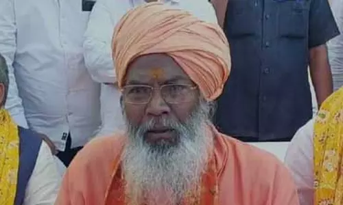 ऊल-जलूल बयानबाजी करके सपा के लोग समाज में पैदा कर रहे भ्रम : साक्षी महराज ऊल-जलूल बयानबाजी करके सपा के लोग समाज में पैदा कर रहे भ्रम : साक्षी महराज