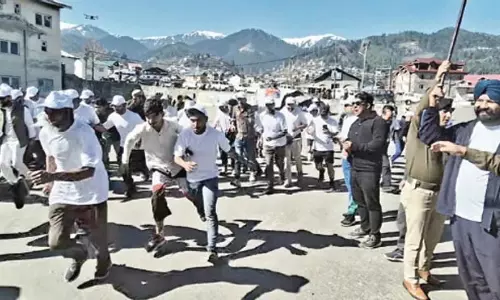 Unity Run: भद्रवाह में नशे और सामाजिक बुराइयों के खिलाफ दौड़ का आयोजन