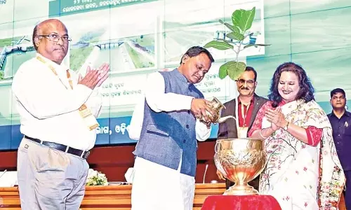 पानी की एक-एक बूंद कीमती है और इसका संरक्षण सभी की जिम्मेदारी है : Odisha CM पानी की एक-एक बूंद कीमती है और इसका संरक्षण सभी की जिम्मेदारी है : Odisha CM