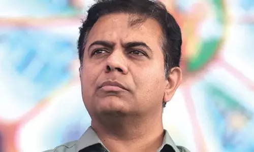 KTR ने मंत्री बंदी संजय कुमार को नकली नोट वितरण के आरोपों को साबित करने की चुनौती दी KTR ने मंत्री बंदी संजय कुमार को नकली नोट वितरण के आरोपों को साबित करने की चुनौती दी