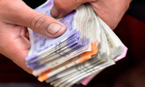 Kerala के 6,000 करोड़ रुपये के उधार पर अनिश्चितता राजकोषीय नियंत्रण की संभावना Kerala के 6,000 करोड़ रुपये के उधार पर अनिश्चितता राजकोषीय नियंत्रण की संभावना