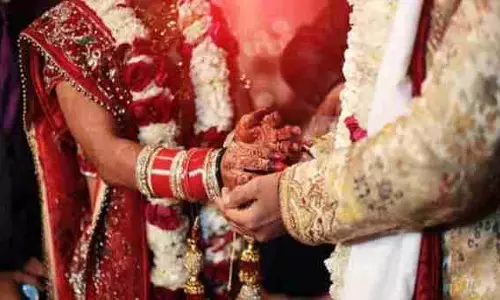 रचाई एक ही दिन में दो शादियां, अब फंसा युवक, प्रेमिका तक पहुंची बात रचाई एक ही दिन में दो शादियां, अब फंसा युवक, प्रेमिका तक पहुंची बात