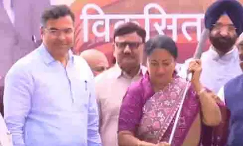 खीर की मिठास से बजट: दिल्ली के CM गुप्ता ने खीर के साथ विधानसभा सत्र की शुरुआत की