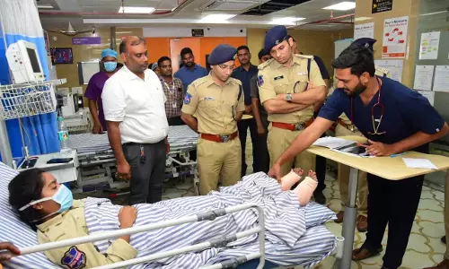 BRS रैली के दौरान महिला पुलिसकर्मी घायल