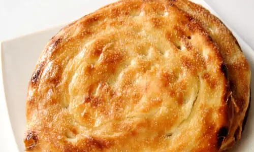 Sugar Malai Paratha: बचपन की यादें ताज़ा कर देगा ये टेस्टी नाश्ता Sugar Malai Paratha: बचपन की यादें ताज़ा कर देगा ये टेस्टी नाश्ता