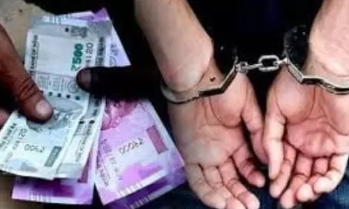 Ajmer: पावर ग्रिड कॉरपोरेशन के अधिकारी रिश्वत लेते रंगे हाथों गिरफ्तार Ajmer: पावर ग्रिड कॉरपोरेशन के अधिकारी रिश्वत लेते रंगे हाथों गिरफ्तार