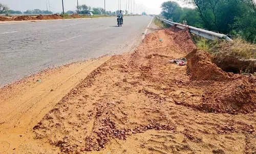 Haryana : हमारे पाठक क्या कहते हैं रोहतक शहर के पास एनएच पर गहरे गड्ढे Haryana : हमारे पाठक क्या कहते हैं रोहतक शहर के पास एनएच पर गहरे गड्ढे