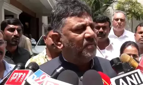 DK शिवकुमार ने संविधान पर टिप्पणी को लेकर फर्जी खबर फैलाने के लिए भाजपा की आलोचना की