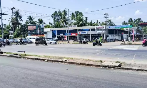 Kerala: पोट्टा आश्रम चौराहे को बंद करने का निर्णय लागू नहीं किया गया Kerala: पोट्टा आश्रम चौराहे को बंद करने का निर्णय लागू नहीं किया गया