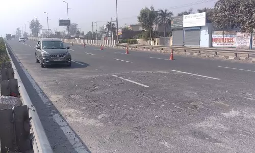 Haryana : 13 महीने बाद सिंघु बॉर्डर से सभी बैरिकेड्स हटाए गए; यातायात बहाल Haryana : 13 महीने बाद सिंघु बॉर्डर से सभी बैरिकेड्स हटाए गए; यातायात बहाल