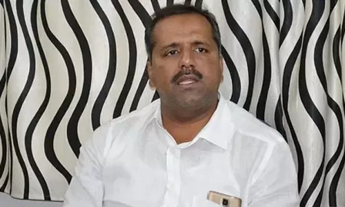 गोल चक्कर जारी रखने वाले विधायकों को बर्खास्त करने में संकोच नहीं करेंगे: खादर खड़क ने दी चेतावनी गोल चक्कर जारी रखने वाले विधायकों को बर्खास्त करने में संकोच नहीं करेंगे: खादर खड़क ने दी चेतावनी