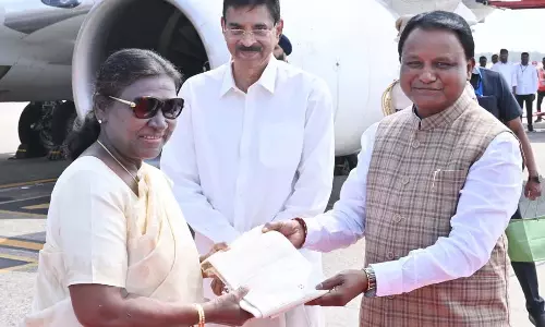 Odisha: राष्ट्रपति द्रौपदी मुर्मू ने ओडिशा के कांतिलो नीलमाधबा मंदिर में प्रार्थना की