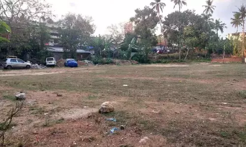 Kerala: पोंगनाडु मैदान चुनावी वादों का गड्ढा बन गया Kerala: पोंगनाडु मैदान चुनावी वादों का गड्ढा बन गया