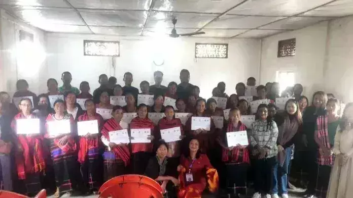 Nagaland : वयस्क साक्षरता में सफल विद्यार्थियों को सम्मानित किया गया