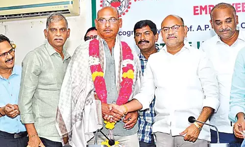 प्रशासनिक सुधारों के साथ PR कर्मचारियों को पदोन्नत किया