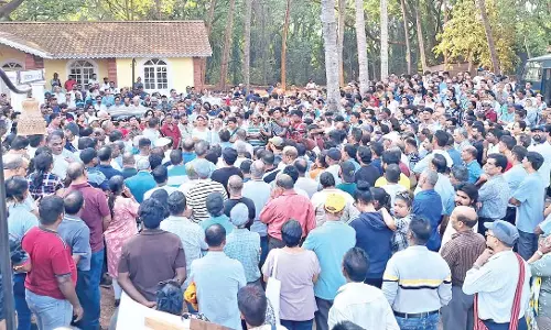 Goa के नागरिकों ने बेसिलिका ऑफ बोम जीसस के पास प्रस्तावित मॉल के खिलाफ प्रदर्शन किया Goa के नागरिकों ने बेसिलिका ऑफ बोम जीसस के पास प्रस्तावित मॉल के खिलाफ प्रदर्शन किया