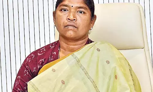 दलित महिलाओं को व्यवसाय क्षेत्र में लाया जाना चाहिए: Minister Seethakka