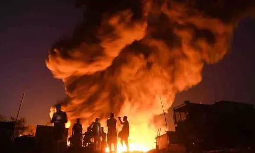 Pakhowal Road स्थित गोदाम में लगी भीषण आग