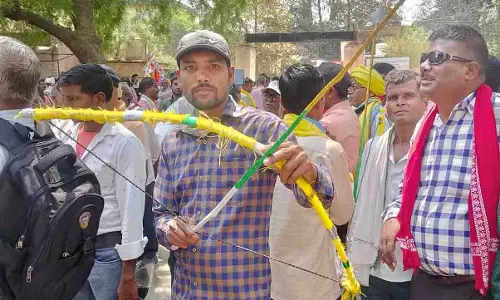 Mirzapur में गोंड जनजाति का आंदोलन: जाति प्रमाण पत्र के लिए धरने की चेतावनी Mirzapur में गोंड जनजाति का आंदोलन: जाति प्रमाण पत्र के लिए धरने की चेतावनी