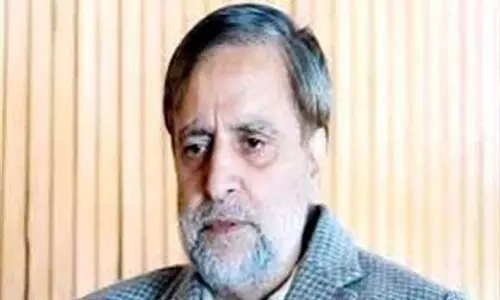 Jammu: सांसद ने कादीपोरा में अग्नि पीड़ित परिवारों से मुलाकात की Jammu: सांसद ने कादीपोरा में अग्नि पीड़ित परिवारों से मुलाकात की