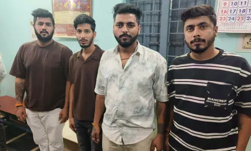 होटल कोर्टयार्ड मैरियट में होली कार्यक्रम के दौरान मारपीट, चार आरोपी गिरफ्तार होटल कोर्टयार्ड मैरियट में होली कार्यक्रम के दौरान मारपीट, चार आरोपी गिरफ्तार