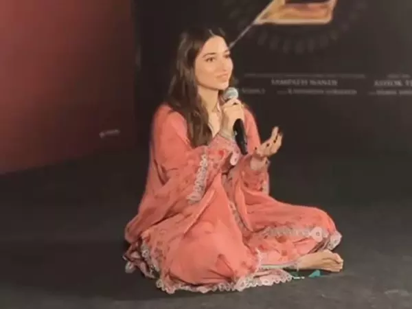 तमन्ना भाटिया ने अपनी आगामी फिल्म Odela 2 की रिलीज से पहले शिव शक्तियों से मुलाकात की तमन्ना भाटिया ने अपनी आगामी फिल्म Odela 2 की रिलीज से पहले शिव शक्तियों से मुलाकात की