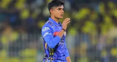 ऑटोरिक्शा चालक के बेटे Vignesh Puthur ने मुंबई इंडियंस के साथ अपना भविष्य तय किया ऑटोरिक्शा चालक के बेटे Vignesh Puthur ने मुंबई इंडियंस के साथ अपना भविष्य तय किया