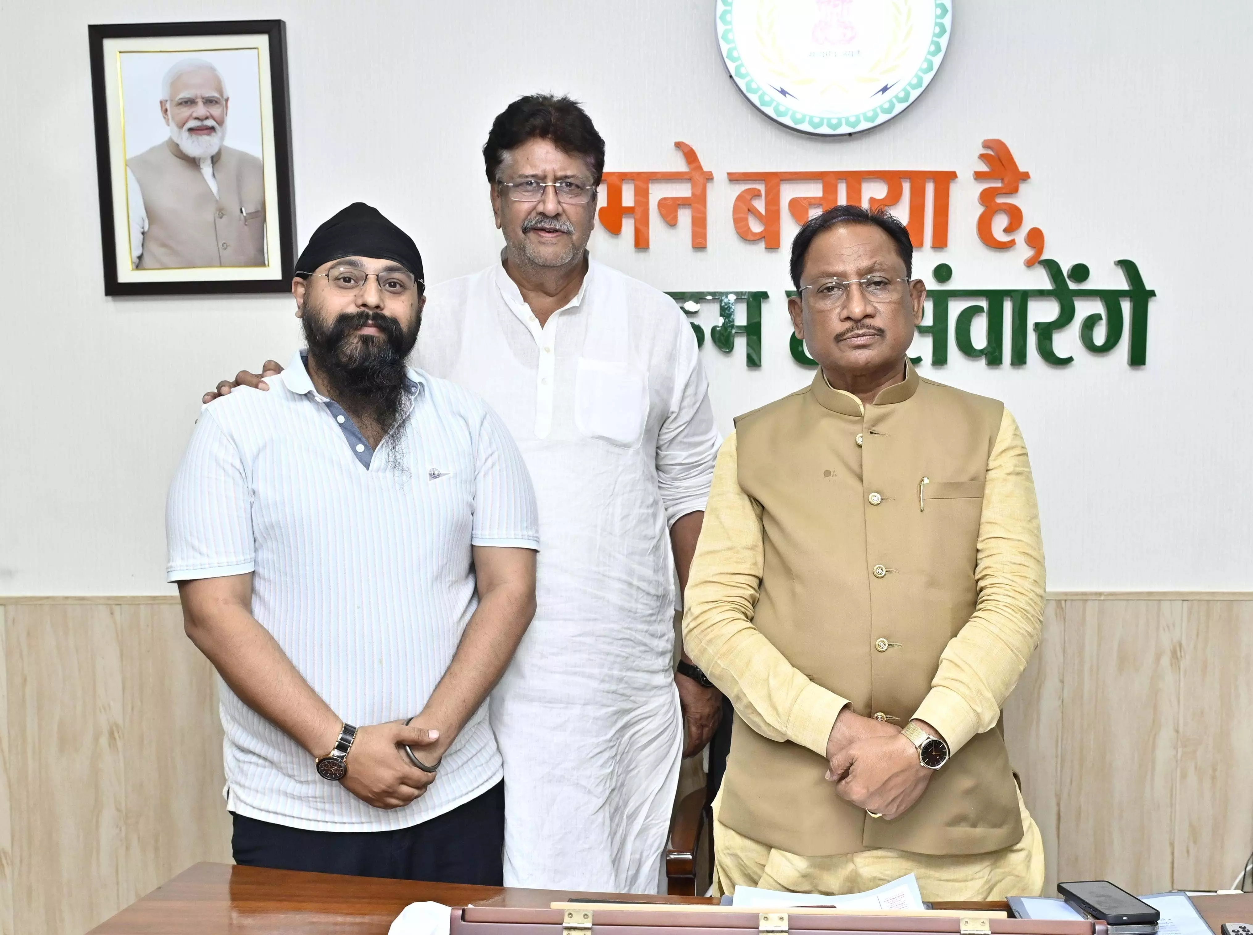 छत्तीसगढ़ सीमेंट ट्रांसपोर्ट एसोसिएशन के पदाधिकारियों ने मुख्यमंत्री से की मुलाकात छत्तीसगढ़ सीमेंट ट्रांसपोर्ट एसोसिएशन के पदाधिकारियों ने मुख्यमंत्री से की मुलाकात