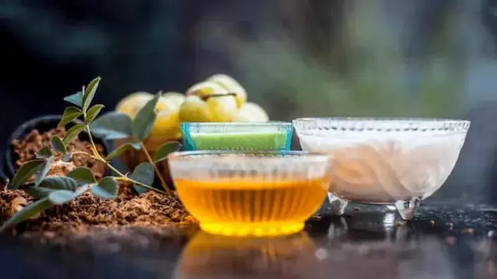 Hair Fall Remedy:अगर बालों की ये समस्या बन रही है शर्मिंदगी का कारण, तो तुरंत अपनाएं दादी मां का ये उपाय Hair Fall Remedy:अगर बालों की ये समस्या बन रही है शर्मिंदगी का कारण, तो तुरंत अपनाएं दादी मां का ये उपाय