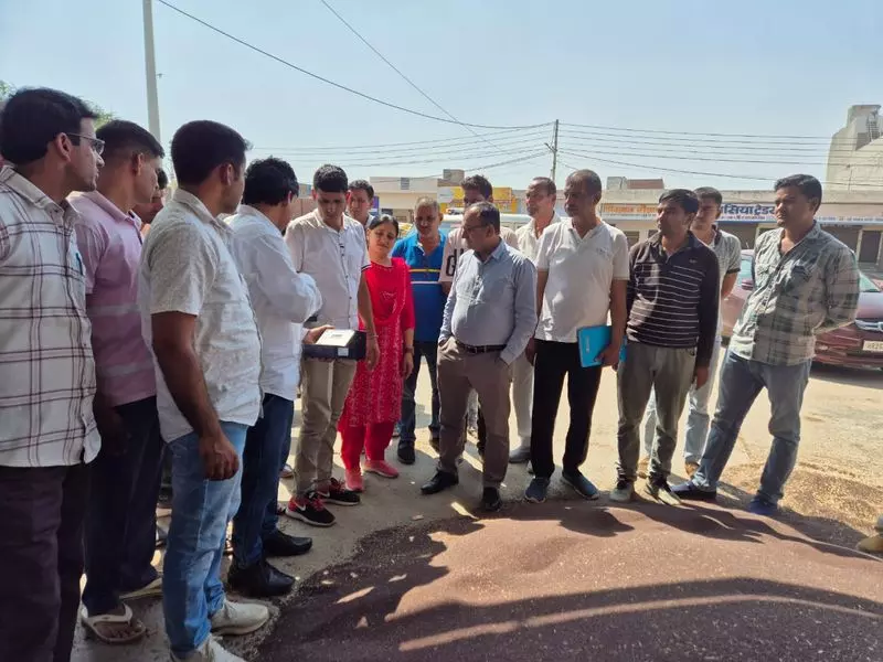 SDM ने तोशाम अनाज मंडी में सरसों खरीद व्यवस्था का लिया जायजा SDM ने तोशाम अनाज मंडी में सरसों खरीद व्यवस्था का लिया जायजा