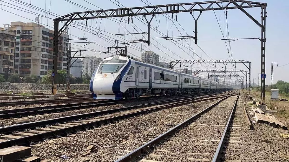 मुंबई से मंगलुरु तक का सफर 12 घंटे में मुंबई से मंगलुरु तक का सफर 12 घंटे में