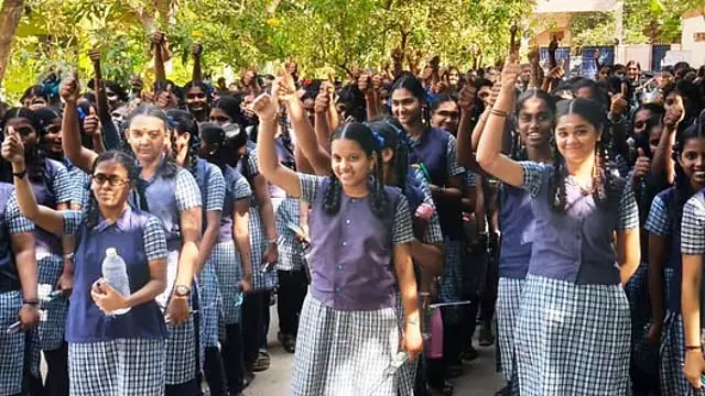 प्लस 2 की परीक्षाएं पूरी: छात्र कॉलेज के सपने लेकर स्कूल से निकले प्लस 2 की परीक्षाएं पूरी: छात्र कॉलेज के सपने लेकर स्कूल से निकले