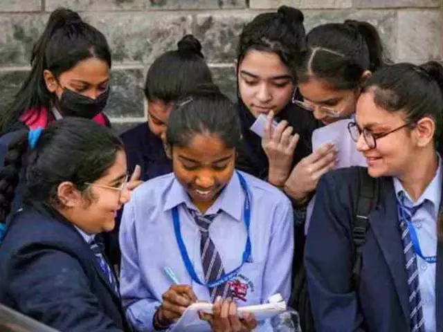Toppers: मिलेंगे दो-दो लाख रुपये, जानें और क्या मिलेगा Toppers: मिलेंगे दो-दो लाख रुपये, जानें और क्या मिलेगा