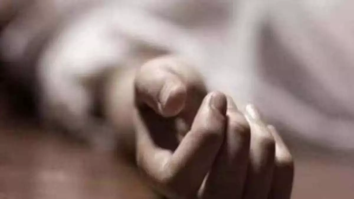 Bihar Crime : युवक की बेरहमी से हत्या, खेत में मिली लाश Bihar Crime : युवक की बेरहमी से हत्या, खेत में मिली लाश